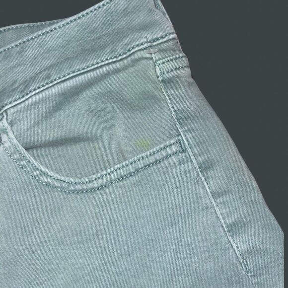 American Eagle MIDI Stretch Green Twill Shorts Size 12 - Picture 5 of 6